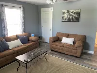 Cozy 2 - bedroom Little Blue House On The Hill in enjoyable Jefferson City