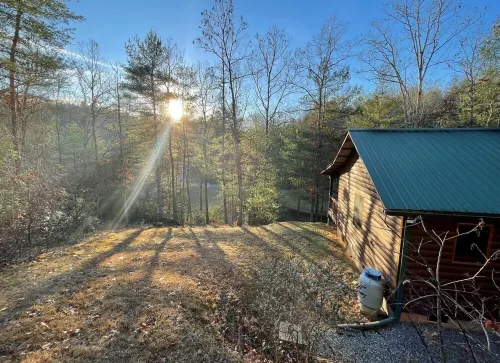 ★ The LODGE ★ No Clean Fee ★ Private Retreat w/ Adjustable KING Bed