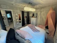 Luxury & Comfort 4-bedroom house with WiFi, GREAT for families & pets! Hotels in Raymore