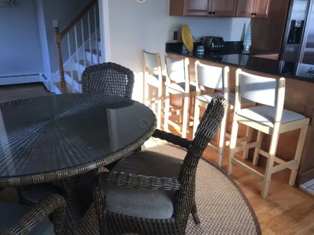 The Tequila Sunrise House is a beautiful waterfront 5 Bedroom home