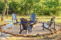 Texas Sun Cabin: Eight Acres with Trails and Amazing Sunset Views