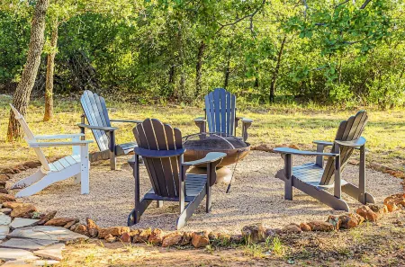 Texas Sun Cabin: Eight Acres with Trails and Amazing Sunset Views