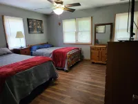 1500 Sq.ft. of Quaint Comfort in the heart of Olney close to downtown! Hotels in Olney