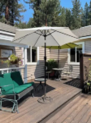 Aspen Ridge Chalet Walk to downtown Truckee and Safeway private hot tub dog ok