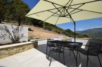 Bougainvillea Apartment - large private equipped terrace 450 m from the sea