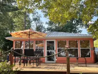 Lake Front Cottage, Private Boat Ramp & Dock, Kayaks, Arcade Games, Ping Pong - 3-Star