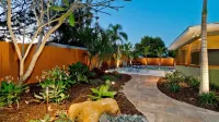 Tropical Oasis with heated pool/jacuzzi - 10 min from Anna Maria Island beach!!! Hotels near Publix Super Market at Bradenton Commons