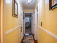 Hillside Ranch Patio with BBQ Grill Walking Distance to Campus & Square.