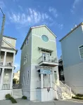 Great Ocean & Pool Views! 2 Bed 2 Bath Luxury Condo Sleeps 6
