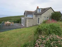 Beach Cottage with amazing beach and sea views