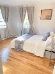 Newport’s garden house near beach . Convenient Hotel in zona Aull Pilates & Movement Studio