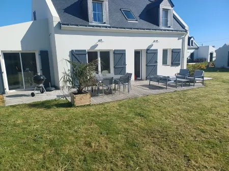 NEW DETACHED HOUSE 4 BEDROOMS GARDEN SAUZON BEAUTIFUL ISLAND AT SEA