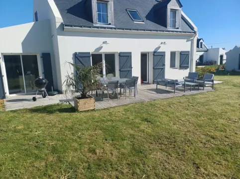 NEW DETACHED HOUSE 4 BEDROOMS GARDEN SAUZON BEAUTIFUL ISLAND AT SEA 貝勒島酒店