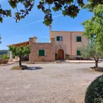 Country villa with pool, private garden and barbecue near the beach OFFER June Hôtels à proximité de : Teatre i Auditori de Manacor