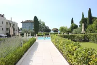 NEW apartment with pool and garage near the Beach