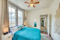 Adorable Apt Near Downtown | Ideal for Longer Stays Hotels in Southtown
