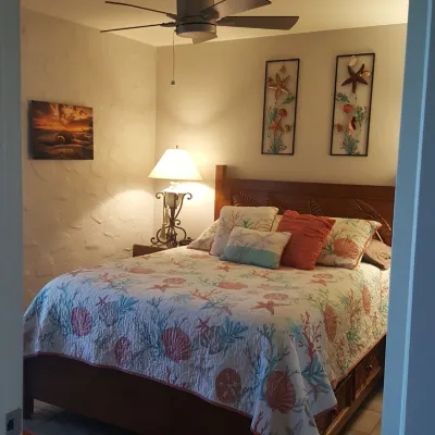 CASA DE EMDEKO,  Jewel of the Sea  Waterfront Property, AC and Full Washer/Dryer