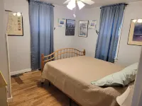 Country cottage, Baseline Lake . Come fish, kayak or enjoy a camp fire.