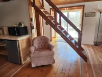 Charming rustic loft nestled near Lake Salem.