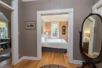 VICTORIAN VILLA - Hot Tub, Pool Table &, Amazing Outdoors