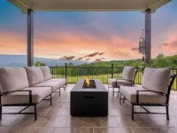 Spacious Mountain Home: Pickleball, King Beds, Lg Kitchen, Arcade,Hiking, Remote Hotels in Bledsoe County