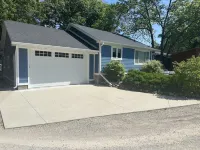 Cozy remodeled home in Ventura Heights a block from Clear Lake Hotels near McIntosh Woods State Park