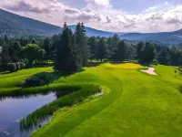 New - Cozy Modern: Stunning Views,3 Mins Ski,BBQ,Fire Pit,Game Room,Walk to Town فنادق في ويندهام