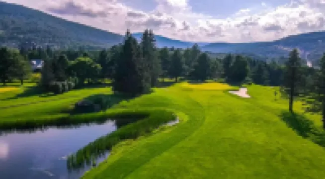 New - Cozy Modern: Stunning Views,3 Mins Ski,BBQ,Fire Pit,Game Room,Walk to Town