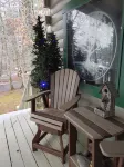 Cozy Cabin on 4 Acres of Fun! Pavilion, Firepit, Swing, Walking Trail to Creek! - 4 stjerner