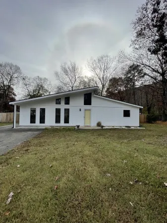 Unique home in the heart of Soddy Daisy Отели в г. Содди-Дейзи