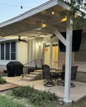 Spacious 4-bedroom house in charming Pflugerville/Round Rock with WiFi, AC