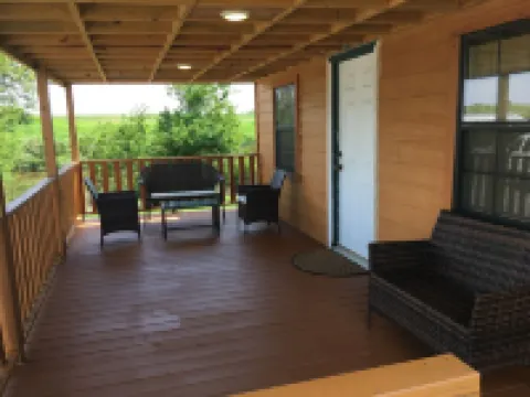 "Clean/Maintained Fully Furnished Lodging"-Yellowfin Lodge