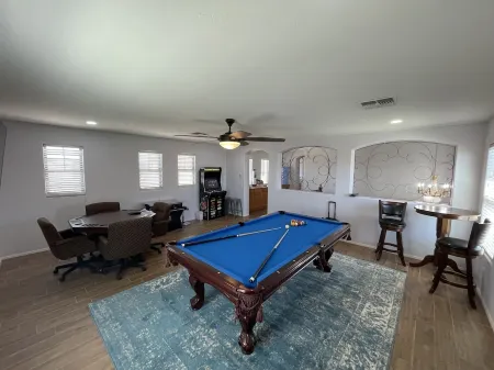 6Br 5BA, Huge Canopy, Pool Spa, Indoor, Outdoor Games, Pickleball, Much More! Отели в г. Глендейл