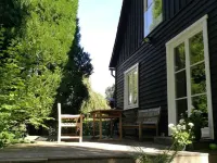 Cosy wooden house in the English style Hotels in Uslar