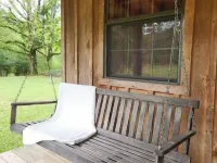 Little cabin in the heart of the Kiamichi Mountains 33 miles from Hochatown, OK Hotels in Pushmataha County