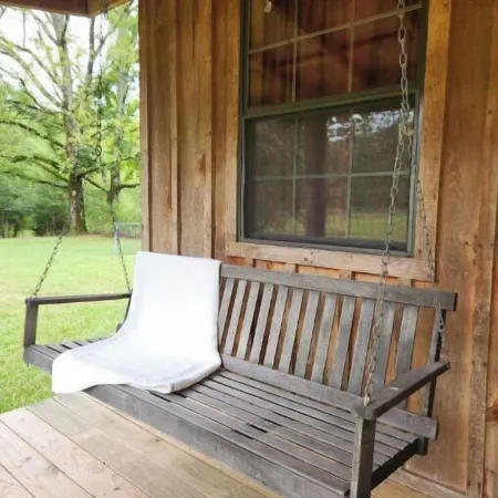 Little cabin in the heart of the Kiamichi Mountains 33 miles from Hochatown, OK