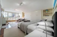 Sunny self contained LOFT near Bondi Beach -AC-Aspect 더들리 페이지 보호지역 주변 호텔