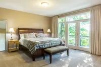 Cedar House Retreat Hotels in Chanhassen