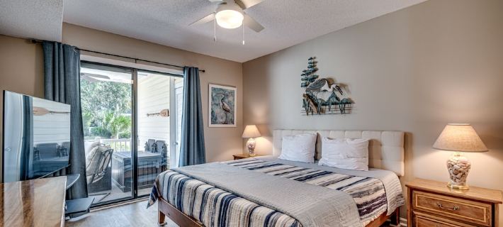 Cozy/Clean Ground Floor Surfside Beach Condo 1 Block walk to Beach Pet Friendly サーフサイド・ビーチのホテル