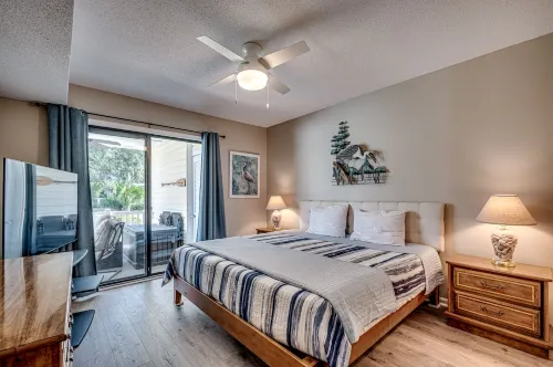 Cozy/Clean Ground Floor Surfside Beach Condo 1 Block walk to Beach Pet Friendly