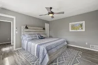 Lake Geneva Oasis - Short walk to Downtown Lake Geneva and Geneva Lake! Hotels near Target