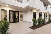 ILLUME/Modern New Condo/ Pool & Downtown Views/Gym