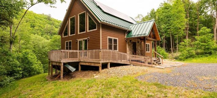 Secluded, Fun, Family-Friendly, Riverfront Cabin Surrounded by Nature. Hotels in Clearfield County