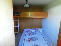 Fenced cottage rental with barbecue and children's play area - Chalets