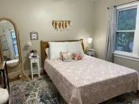 Harbor Home on Miner-An Adorable Lakeside Bungalow