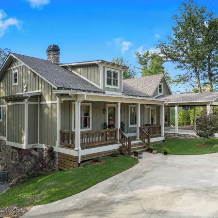 Lakeside Getaway at Chateau Marlowe - the perfect location for a family retreat!