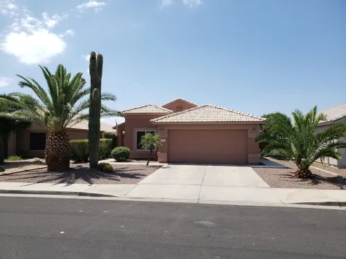 Beautiful Home with Private Pool and Tiki Bar. Close to Everything!!!