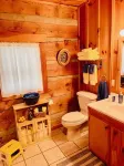 Blue Willow Cabin, high up on the hill with180 degree views. Hotel dekat DeHart Park