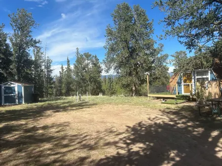 Honeydome Hideaway on 2 acres, close to fishing & national forest w/ ATV trails.
