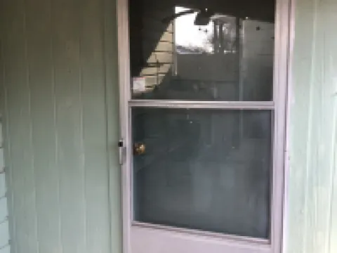 Tiny casita in beautiful Uvalde, 20 minutes from Frio River Hotels in Uvalde